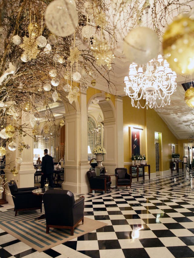 Claridge's lobby in full Christmas mode