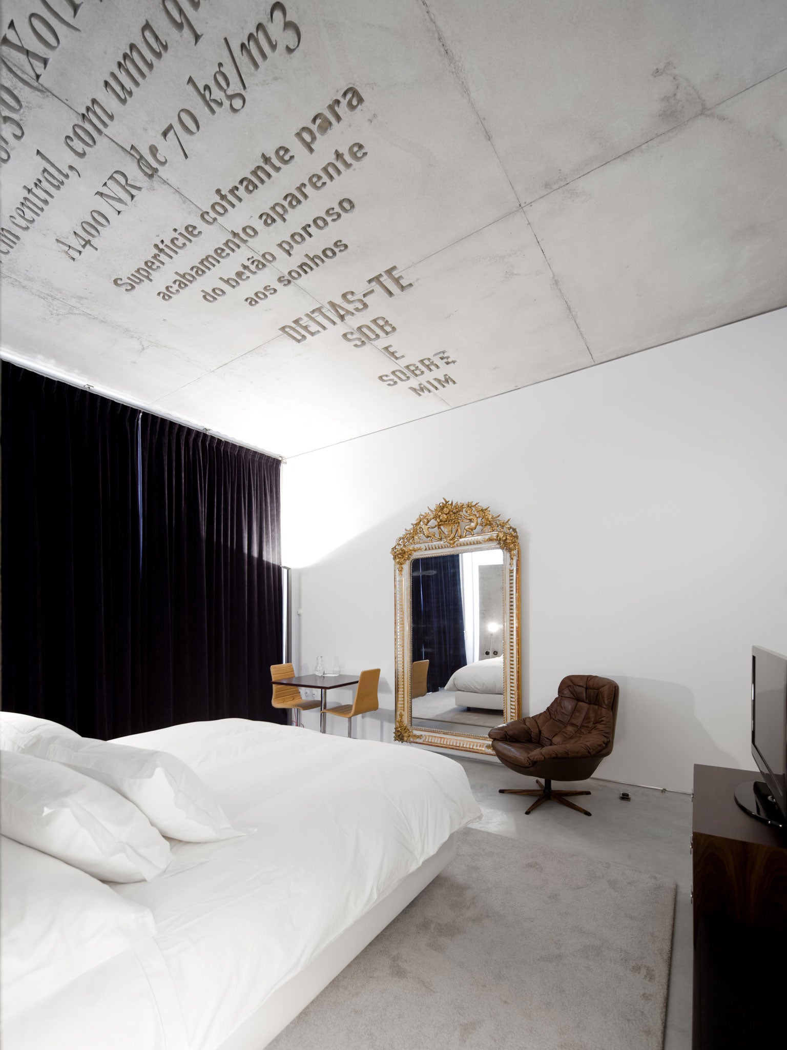 A Casa do Conto bedroom