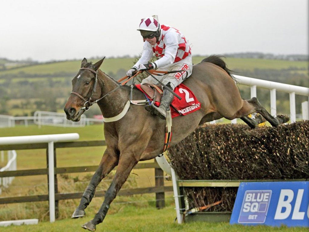 Andrew Lynch rides Flemenstar to victory in the John Durkan Chase yesterday