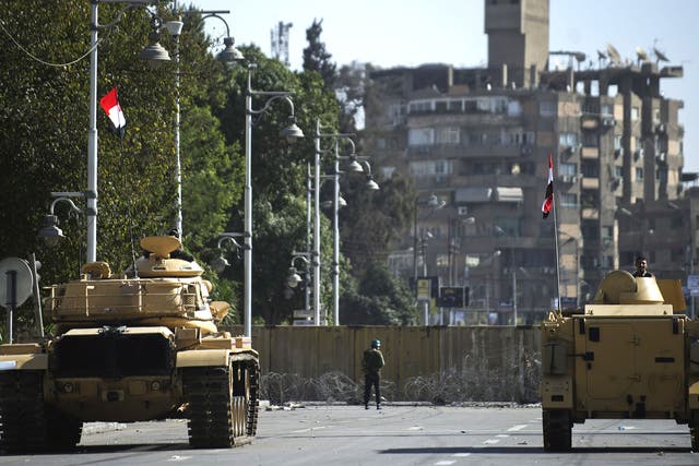 Tanks outside the presidential palace in Egypt