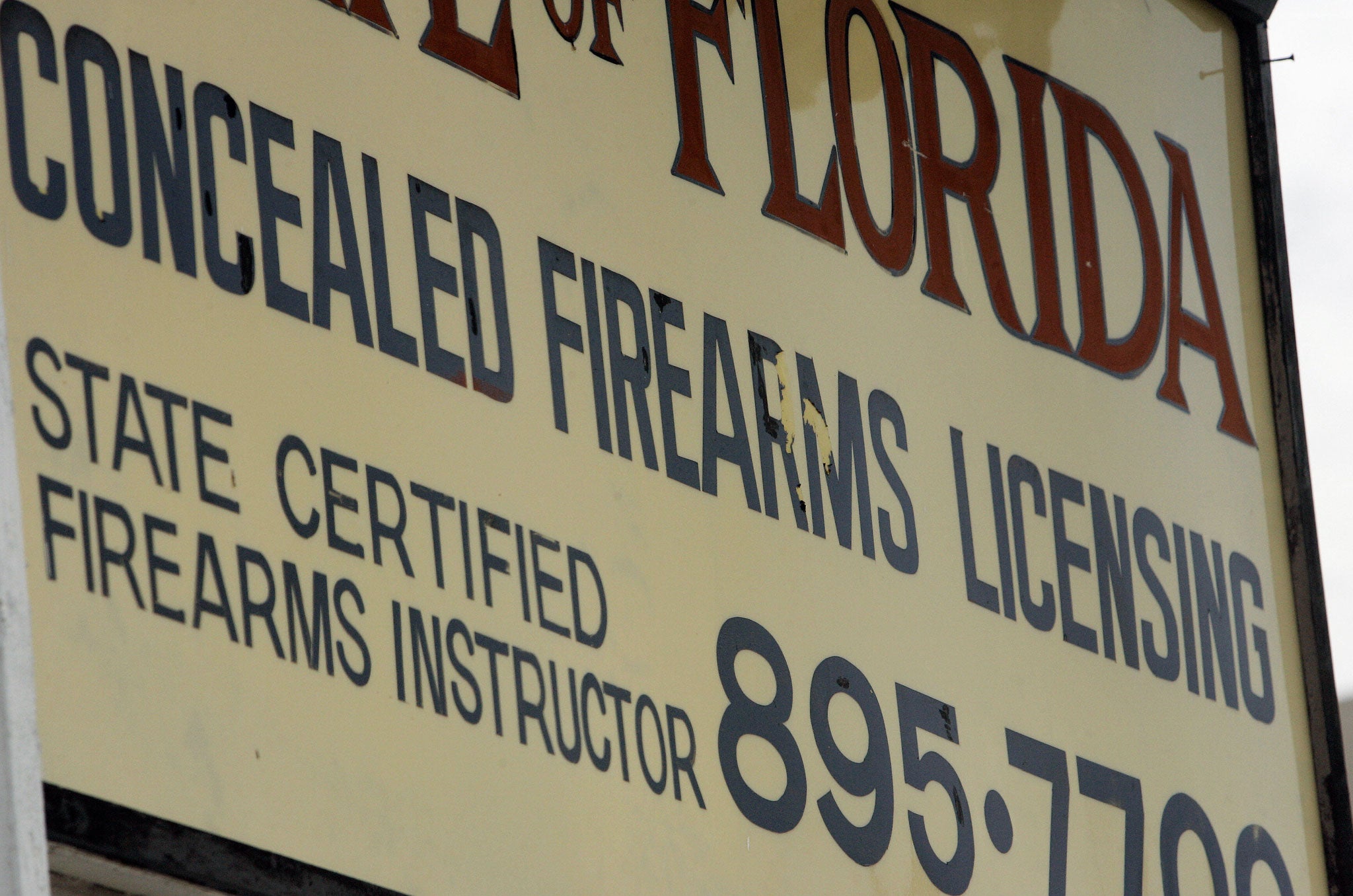 A gun shop offers concealed weapons training 18 April 2007 in Miami, Florida.