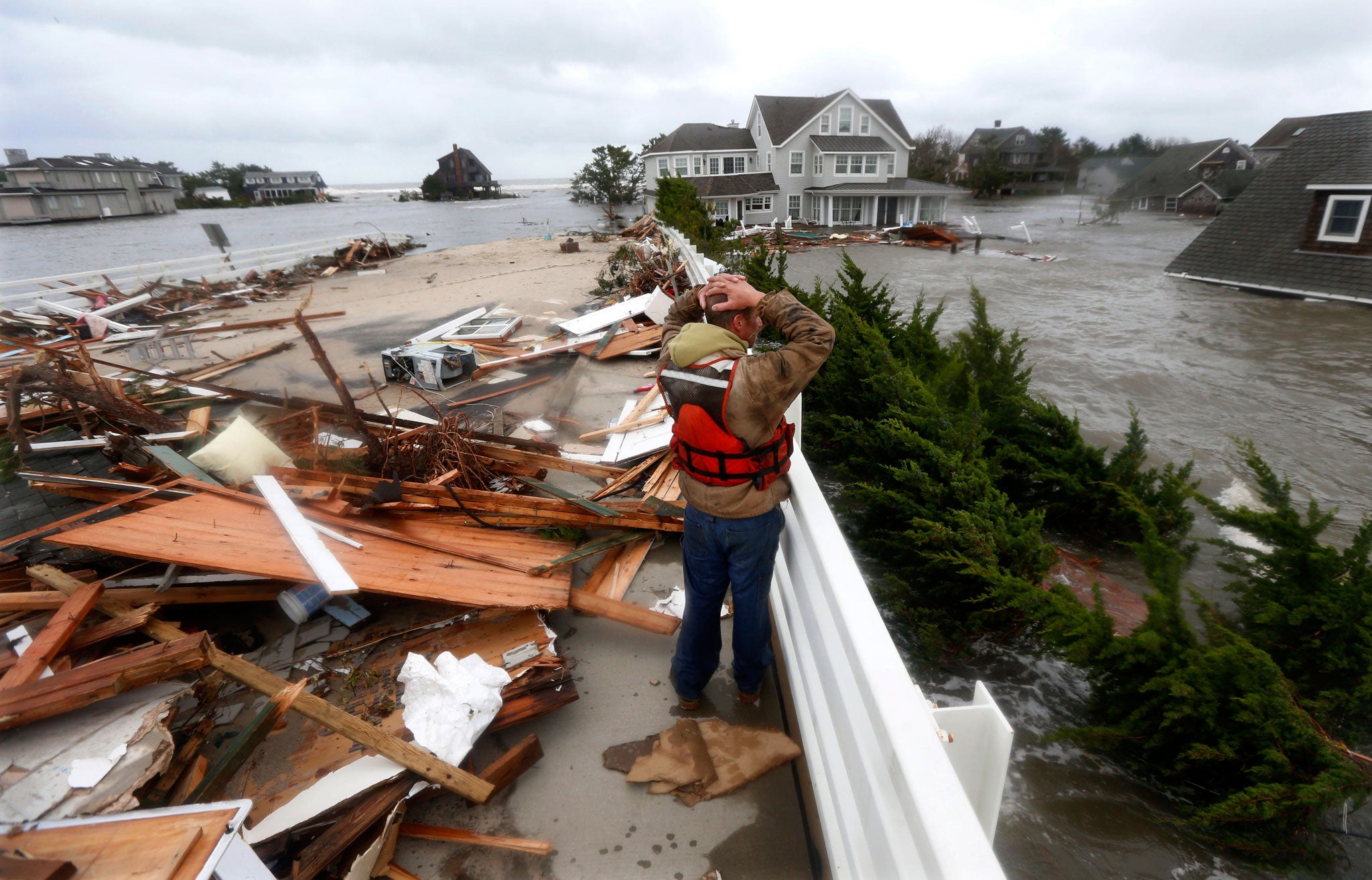 Hurricane Sandy tears through a town in New Jersey