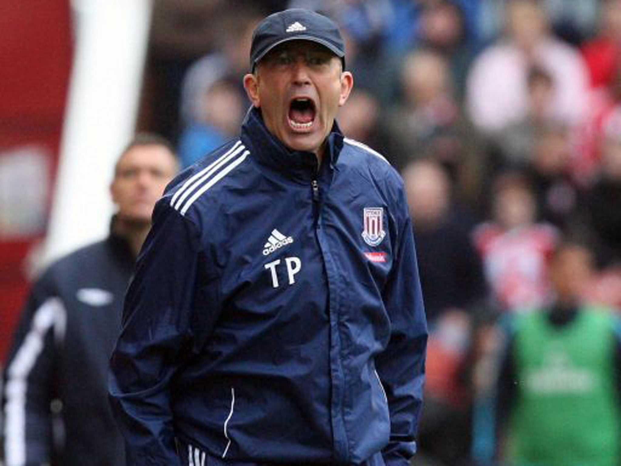 "He wears the club shop, Tony Pulis, he wears the club shop" - Stoke crowd salute the manager’s dress sense
