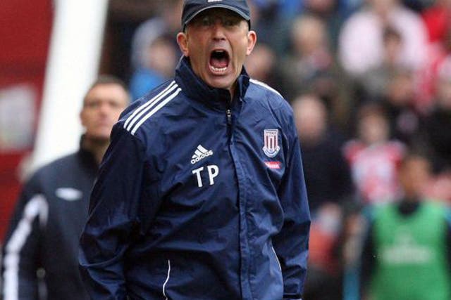 "He wears the club shop, Tony Pulis, he wears the club shop" - Stoke crowd salute the manager’s dress sense