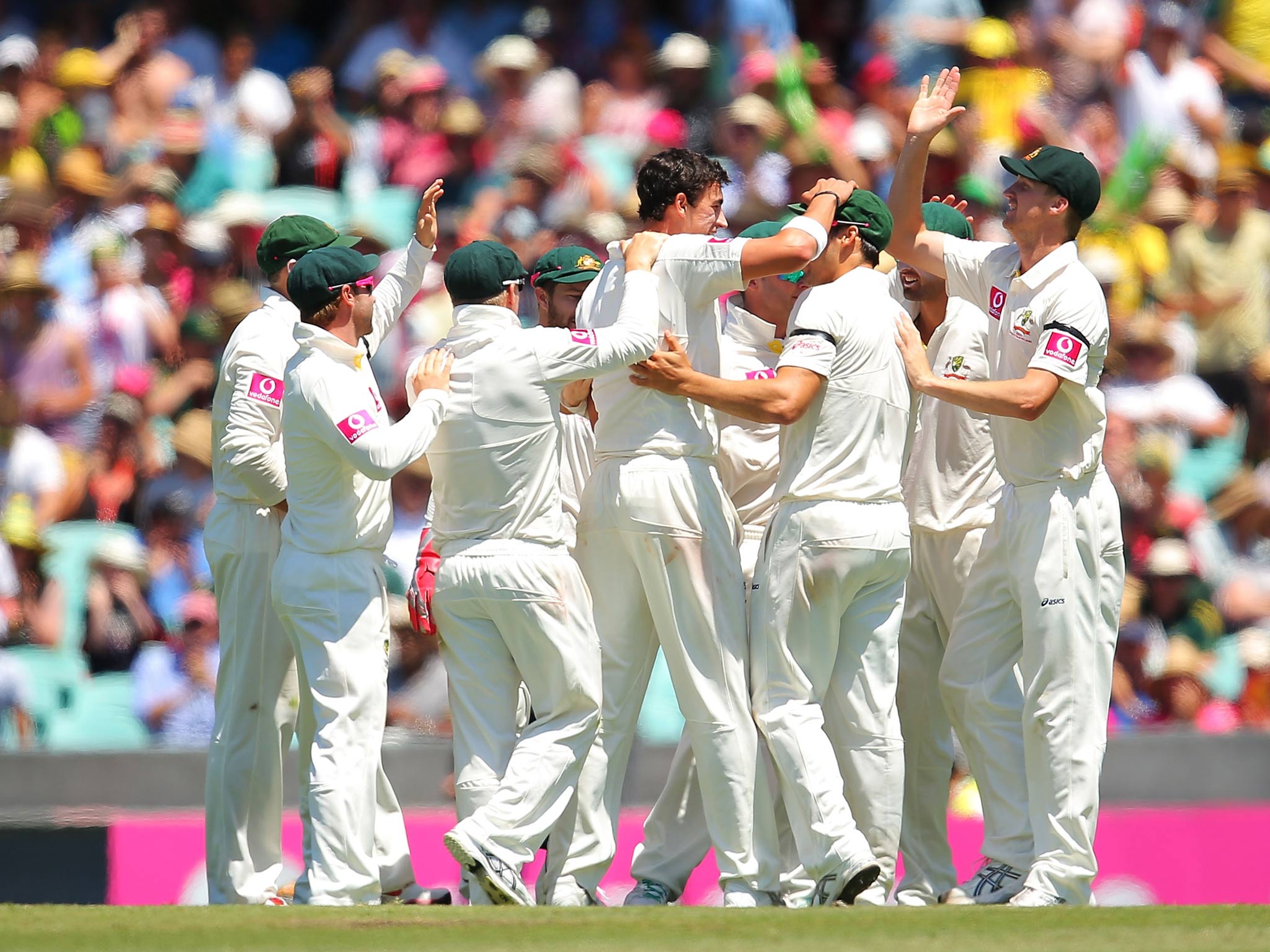 Australia celebrate the wicket of Mahela Jayawardene