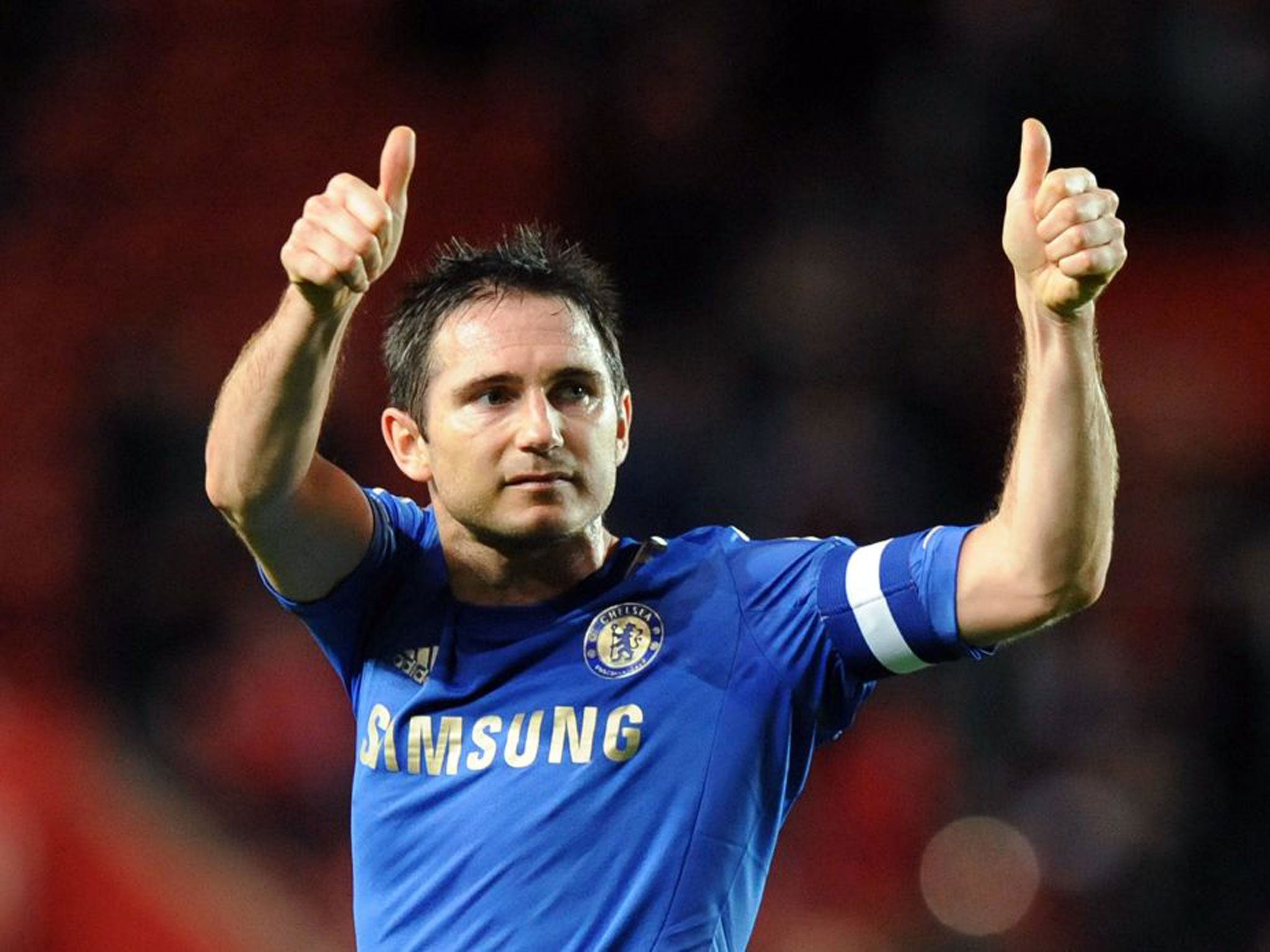 Frank Lampard gives the thumbs up to Chelsea’s fans