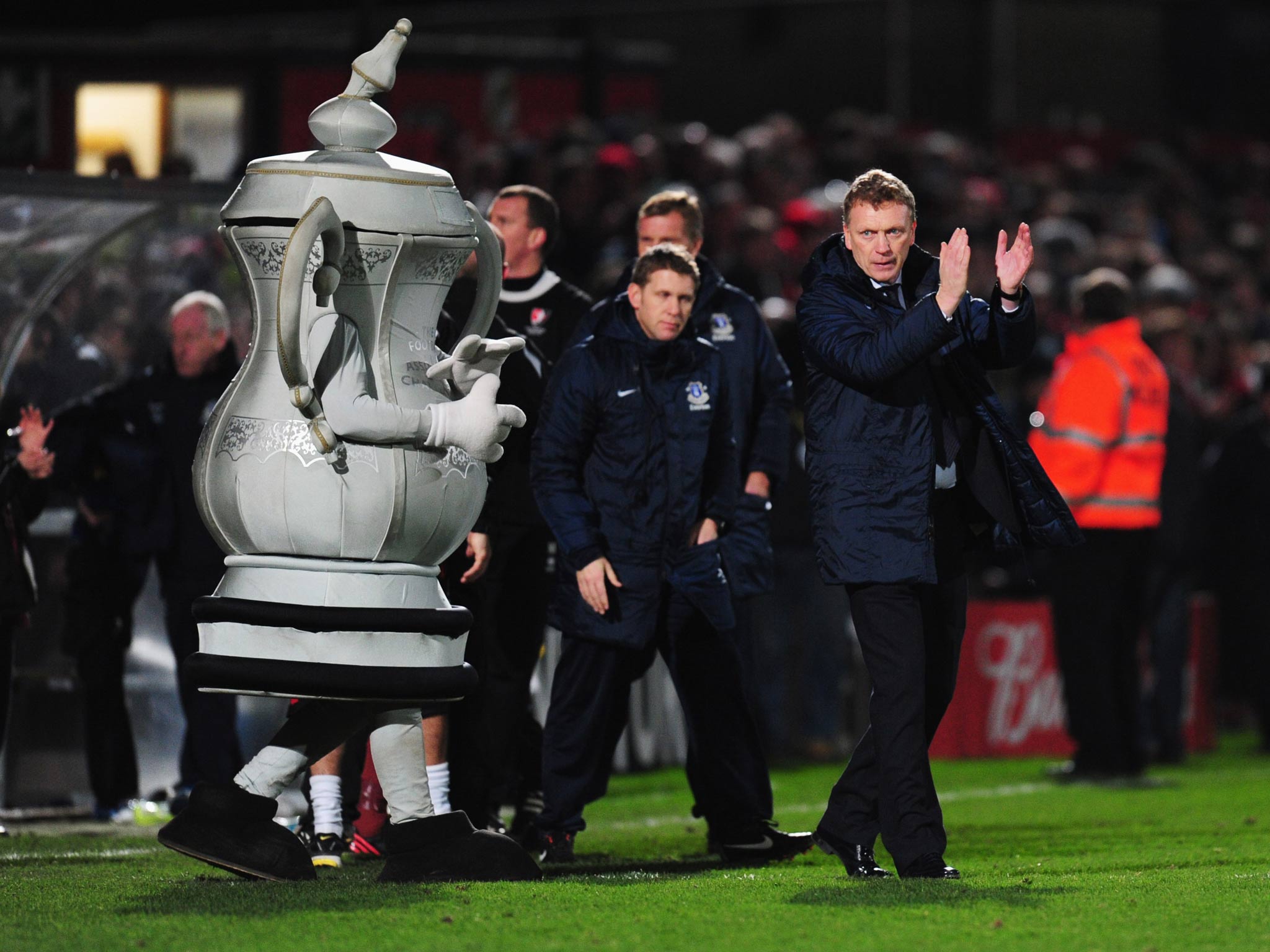 Davids Moyes with an FA Cup mascot
