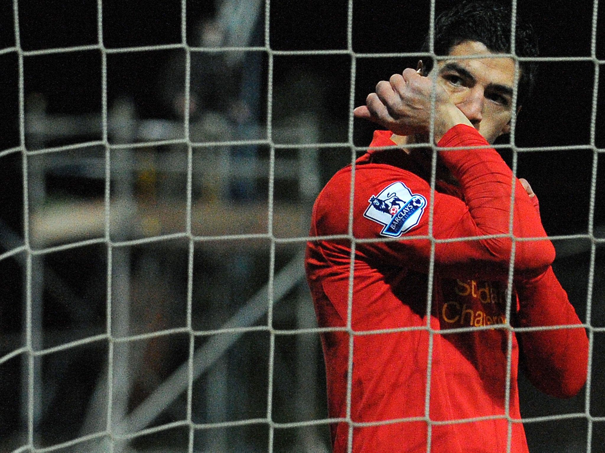 Discipline Yellow/Red Cards Van Persie – 7/0 Suarez – 4/0 Despite his reputation, Suarez has picked up fewer bookings than Van Persie this season. However he has courted controversy over diving and more recently for usi