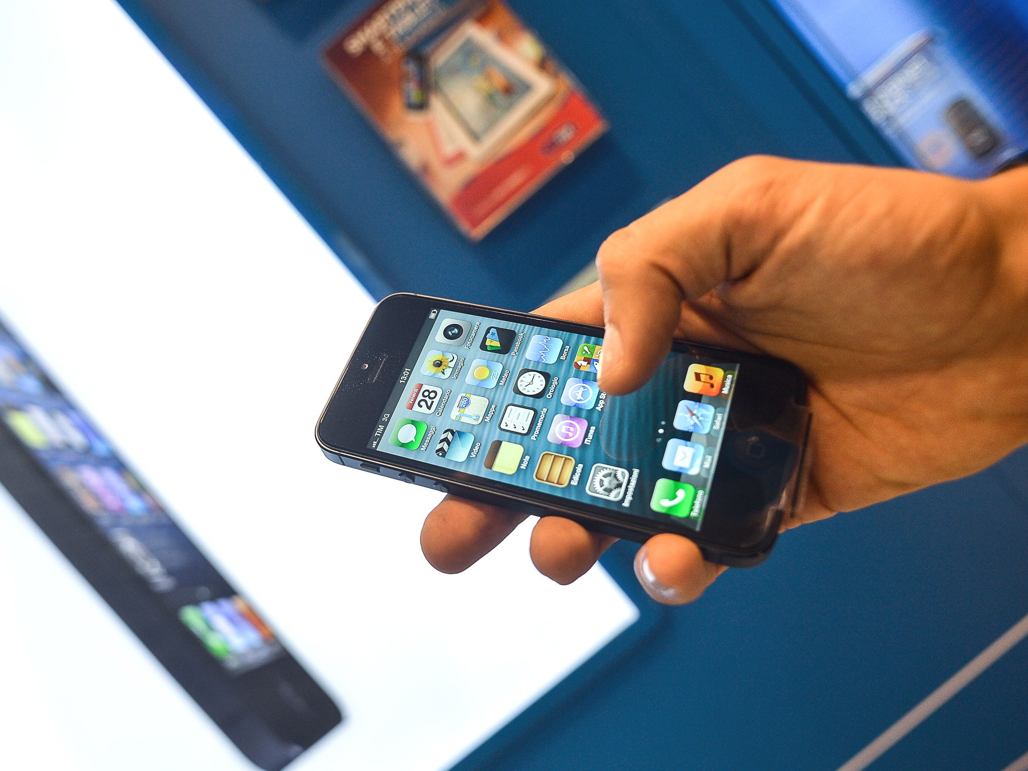 Apple has seen share price tumble by a quarter since September when iPhone5 debuted