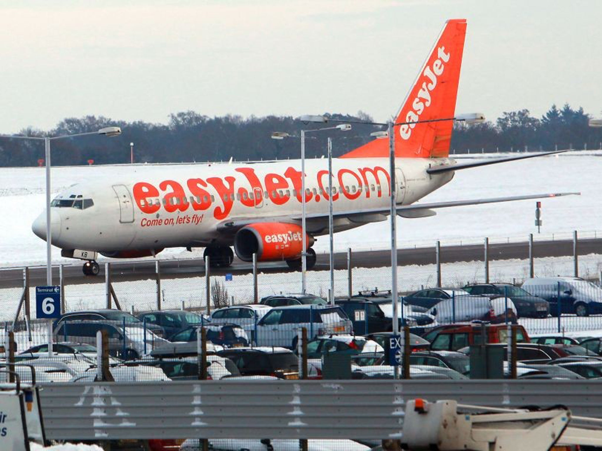 easyJet has no maximum weight limit for cabin baggage
