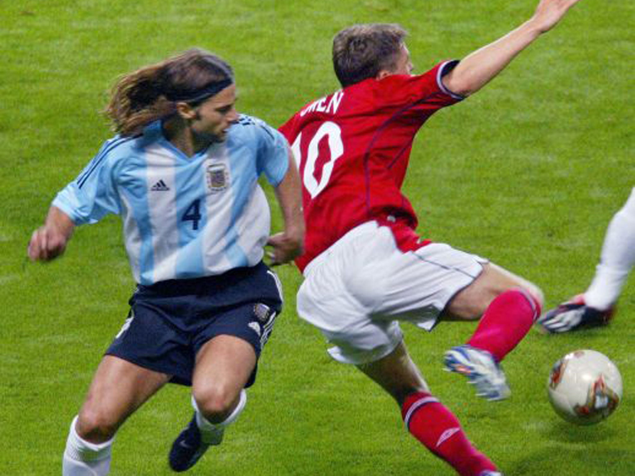 Argentina’s Mauricio Pochettino fouls Michael Owen to concede a penalty at the 2002 World Cup