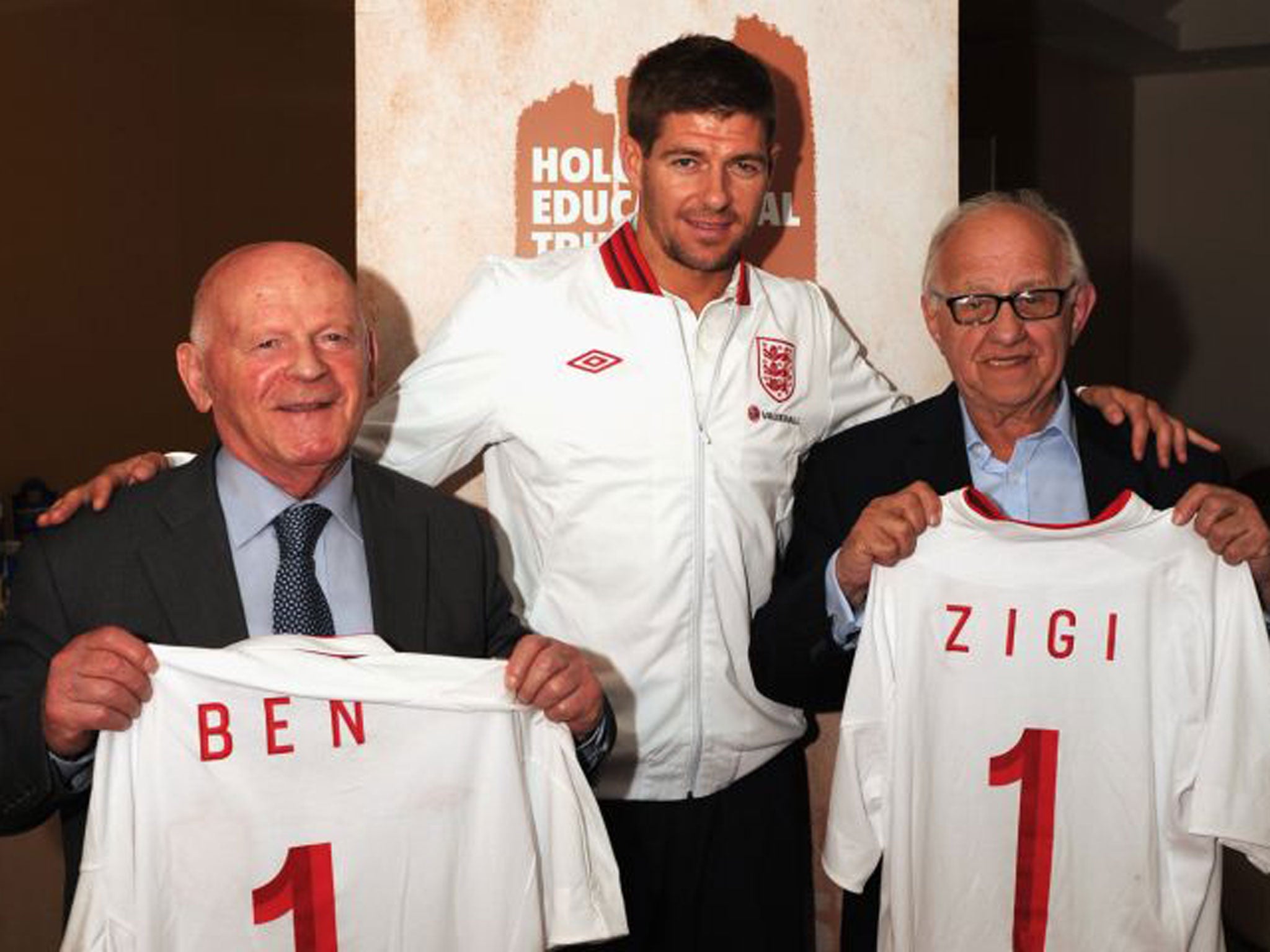 Holocaust survivor Zigi Shipper (right) with England’s Steven Gerrard