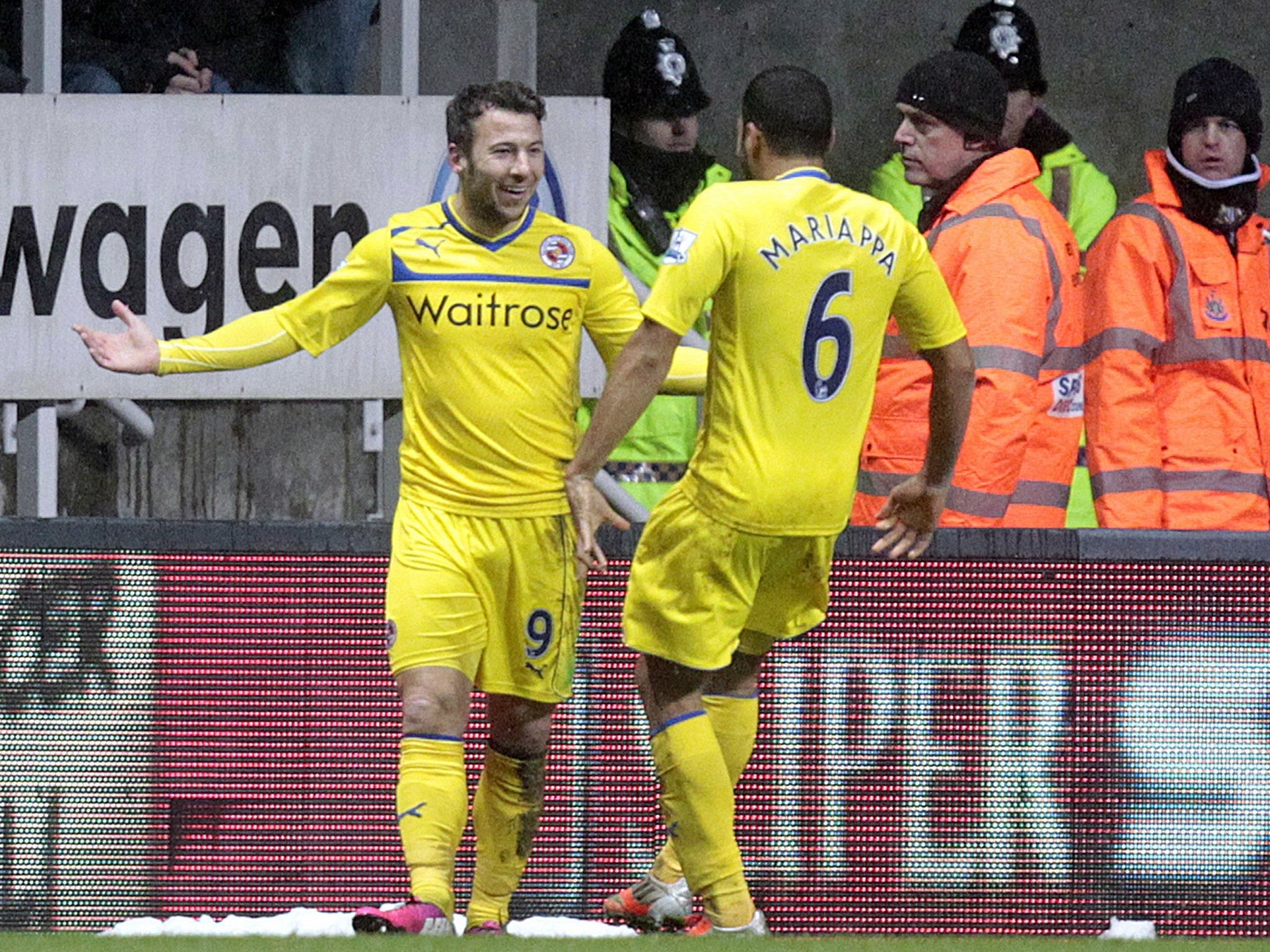 Adam Le Fondre came off the bench to dump Newcastle deep into relegation trouble as Reading staged another famous fightback