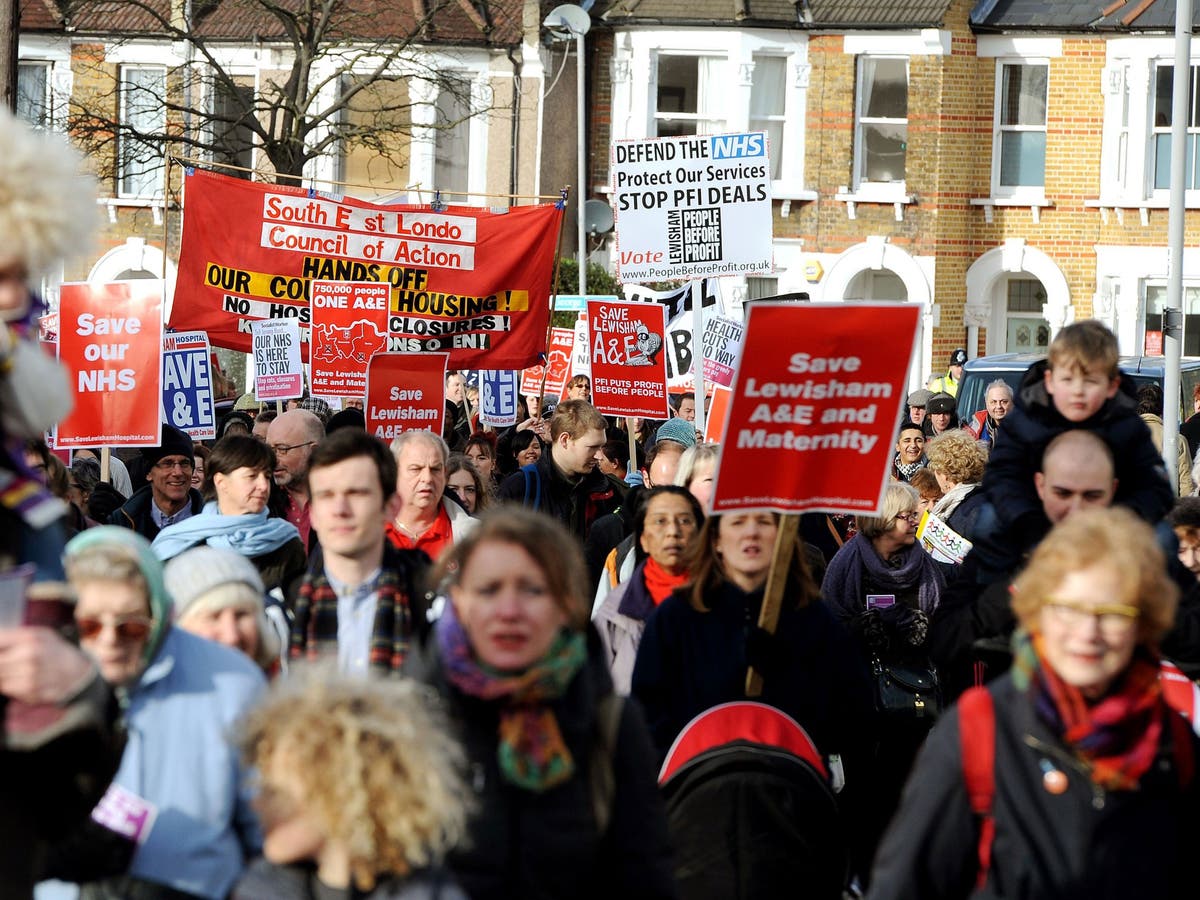 Marchers call on Hunt to reverse A&E closure plans | The Independent ...