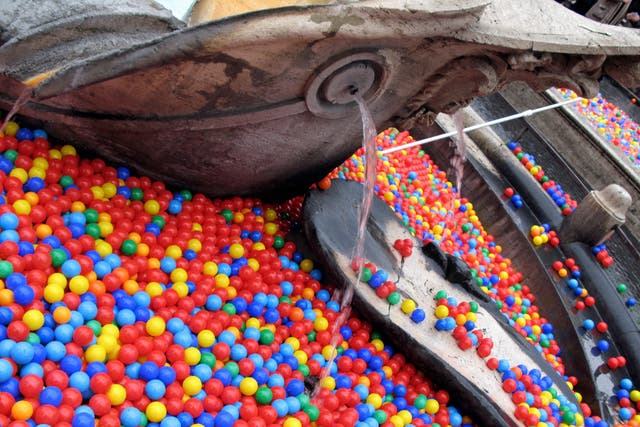 Graziano Cecchini unleashed colourful balls into Rome's Trevi Fountain