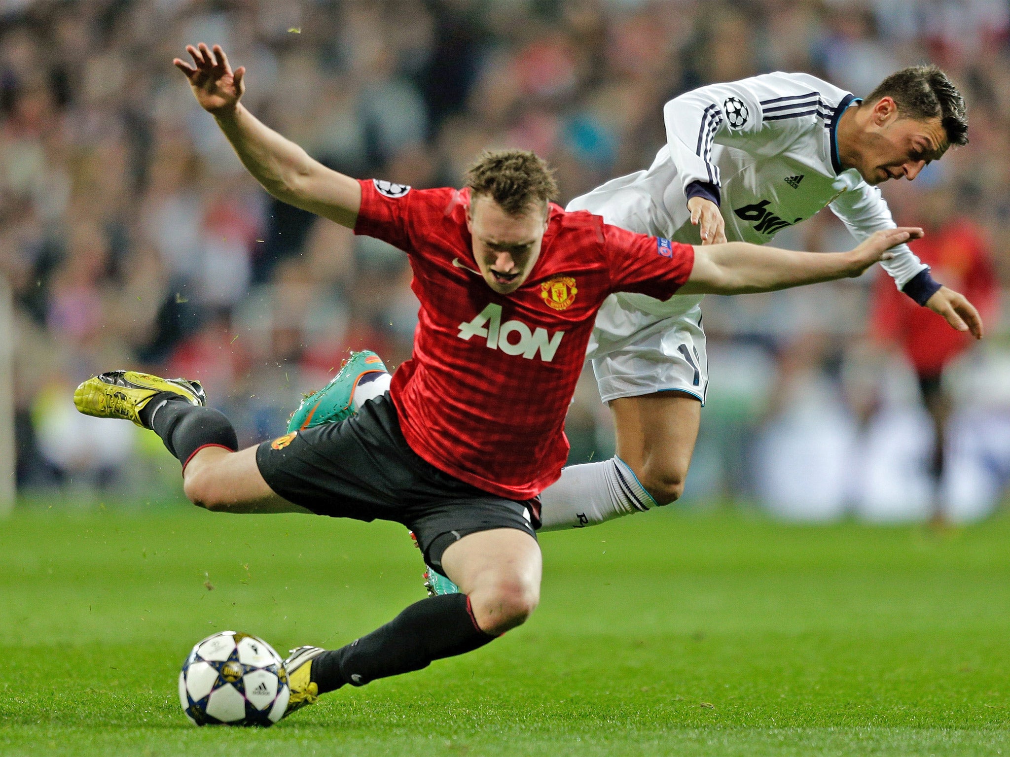 Phil Jones: Worked tirelessly in midfield to stifle Madrid. Might have conceded a penalty but otherwise solid. 8