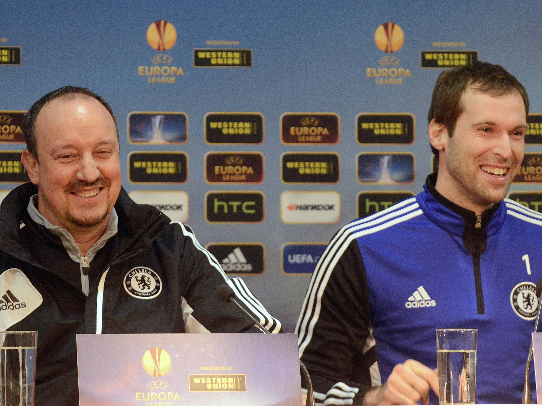 Chelsea goalkeeper Petr Cech alongside manager Rafa Benitez