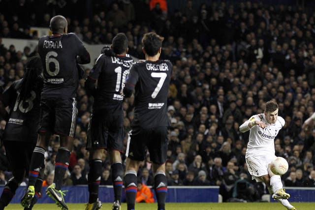  Gareth Bale scores the winning free-kick against Lyon