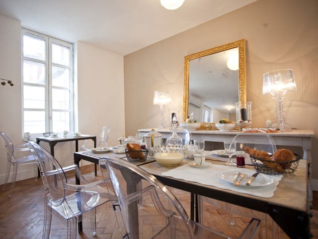 The breakfast room at Côté Carmes