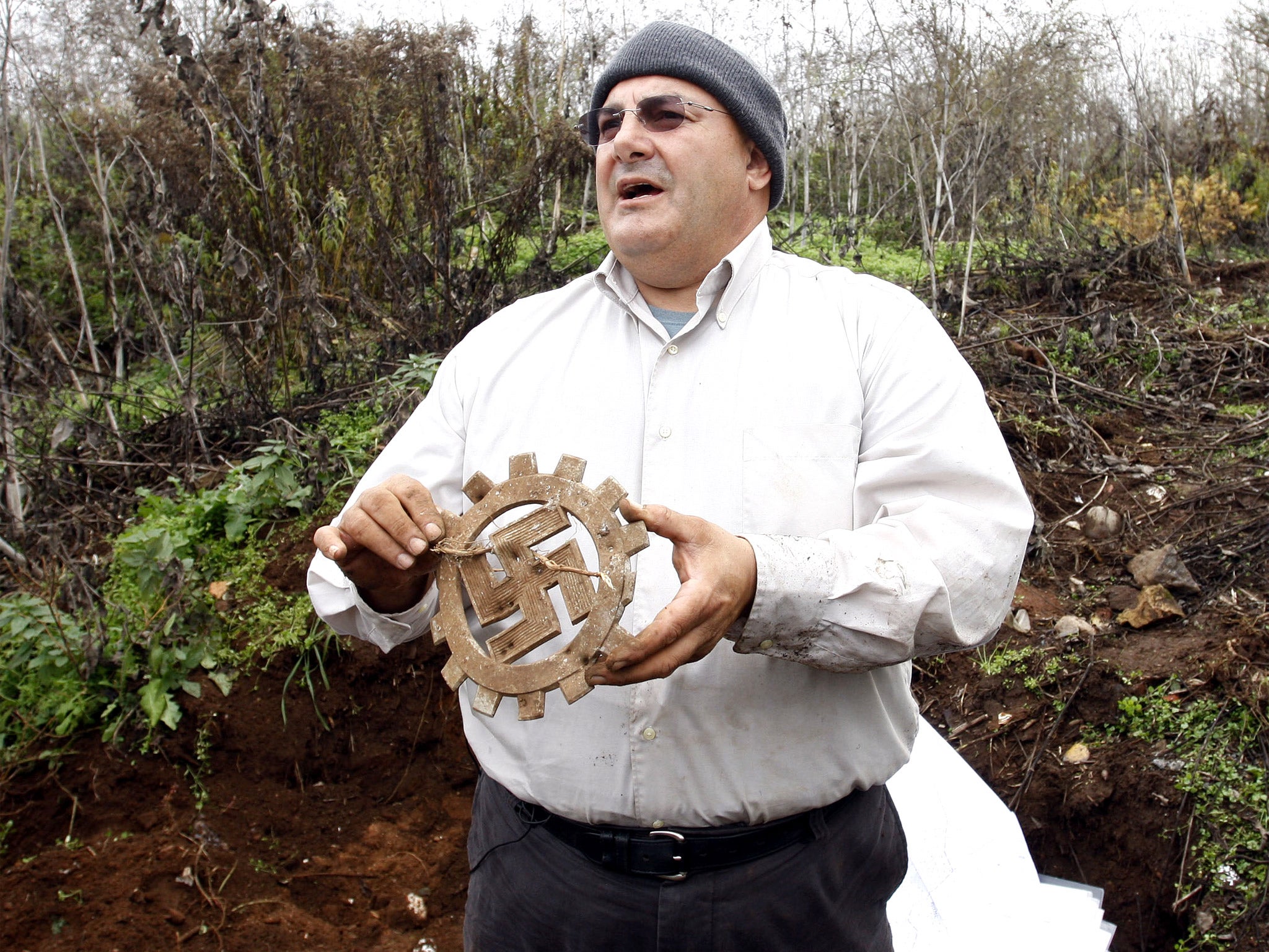 Israeli investigative journalist and gold hunter Yaron Svoray