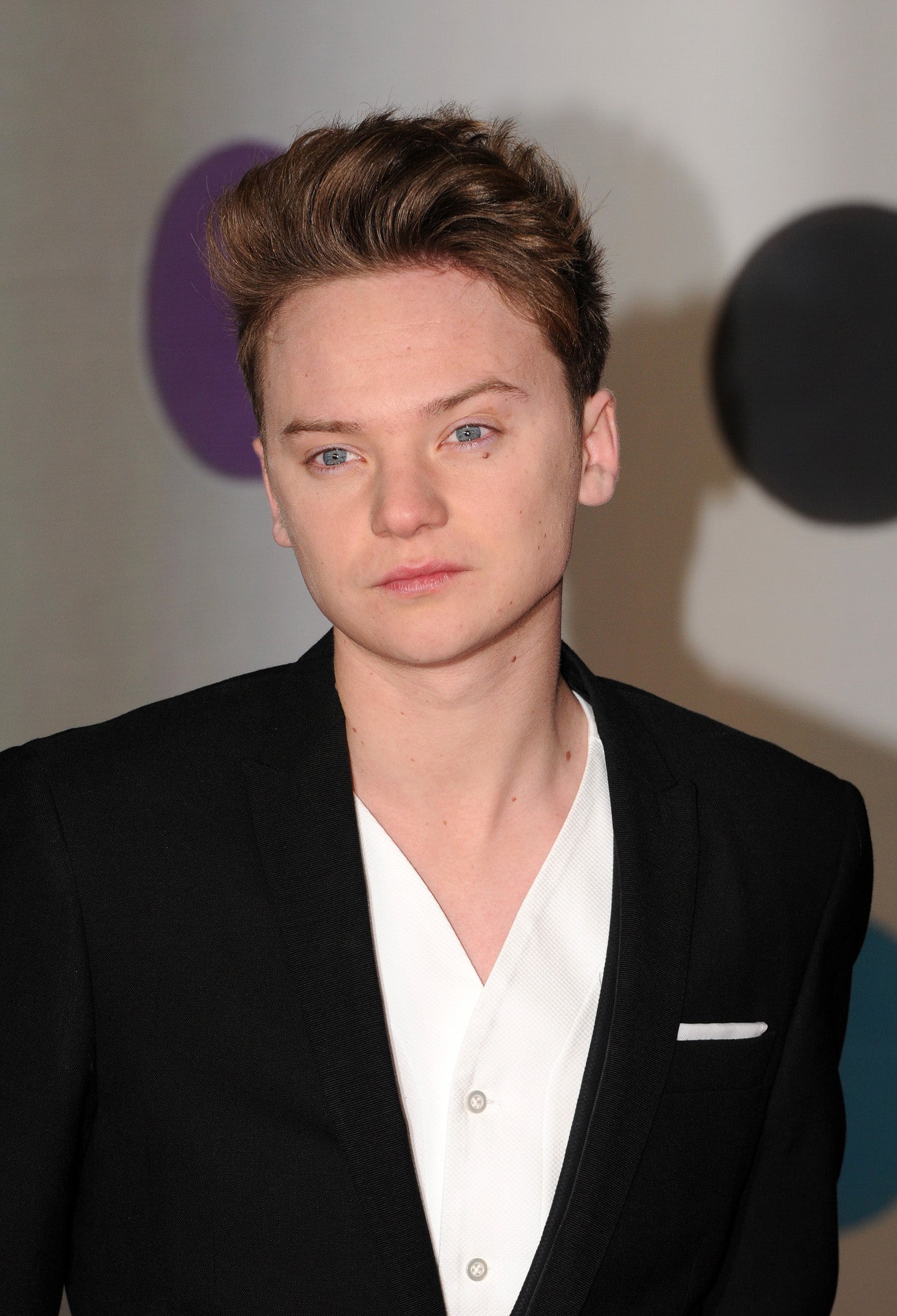 Chilton afirmou que o astro pop Conor Maynard é o pai de seu filho e Clark a “pressionou” para ser apresentada a ele