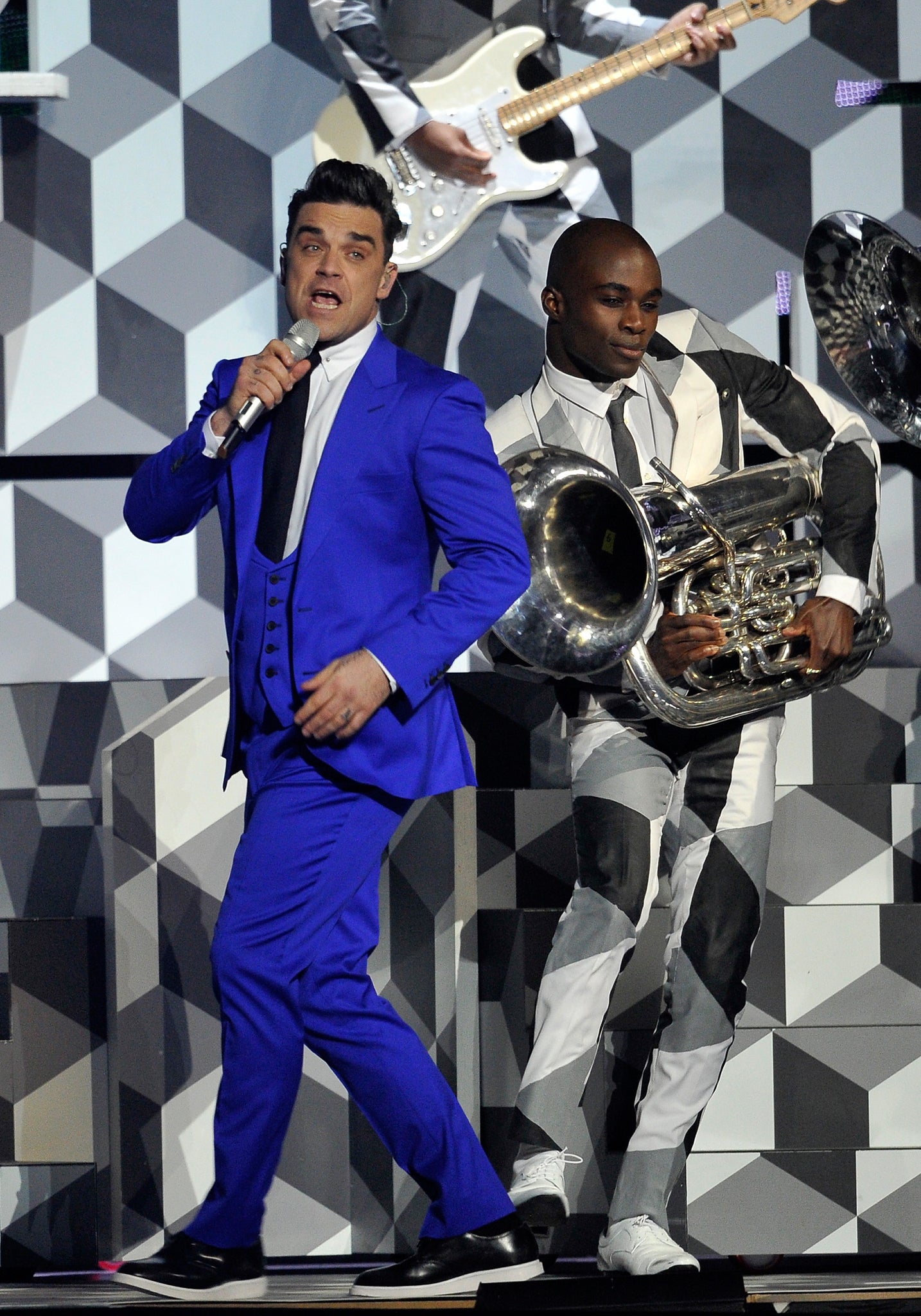 Robbie Williams has complained about the 'boring' Brit Awards 2013 at which he performed in his new single
