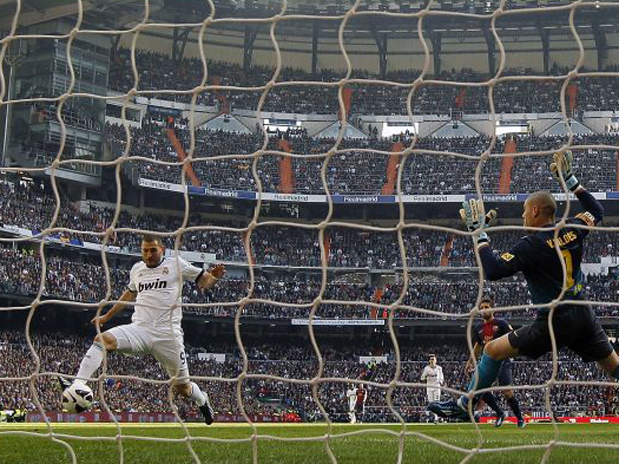 Karim Benzema opens the scoring after just six minutes to put Madrid ahead at the Bernabeu