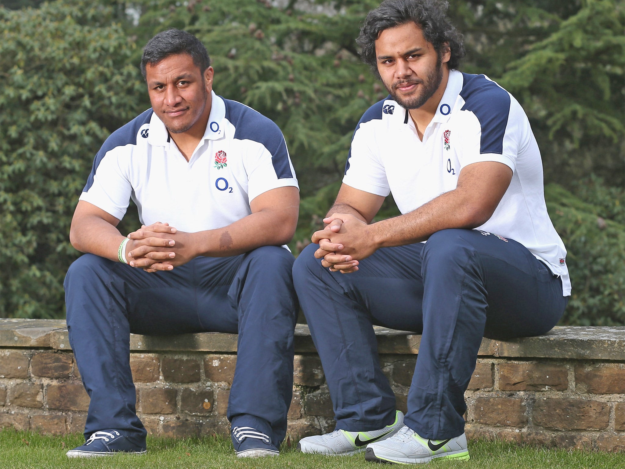 Mako (left) and Billy Vunipola at Pennyhill Park yesterday