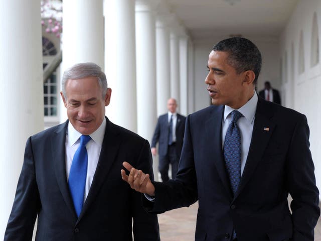 U.S. President Barack Obama (R) talks with Prime Minister Benjamin Netanyahu as they walk along the Colonnade of the White House on March 5, 2012 in Washington, DC.