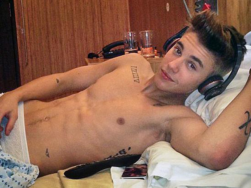 Justin Bieber tweeted this picture from his hospital bed last night