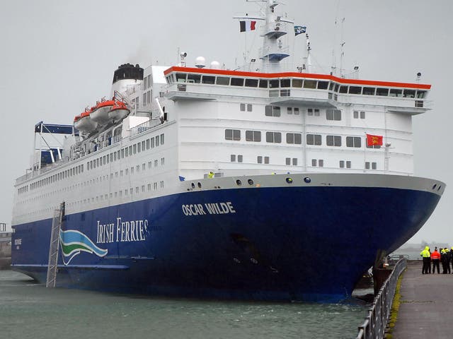Flashback to almost exactly five years ago when the Oscar Wilde ferry hit the Cherbourg key after breaking cables in a storm