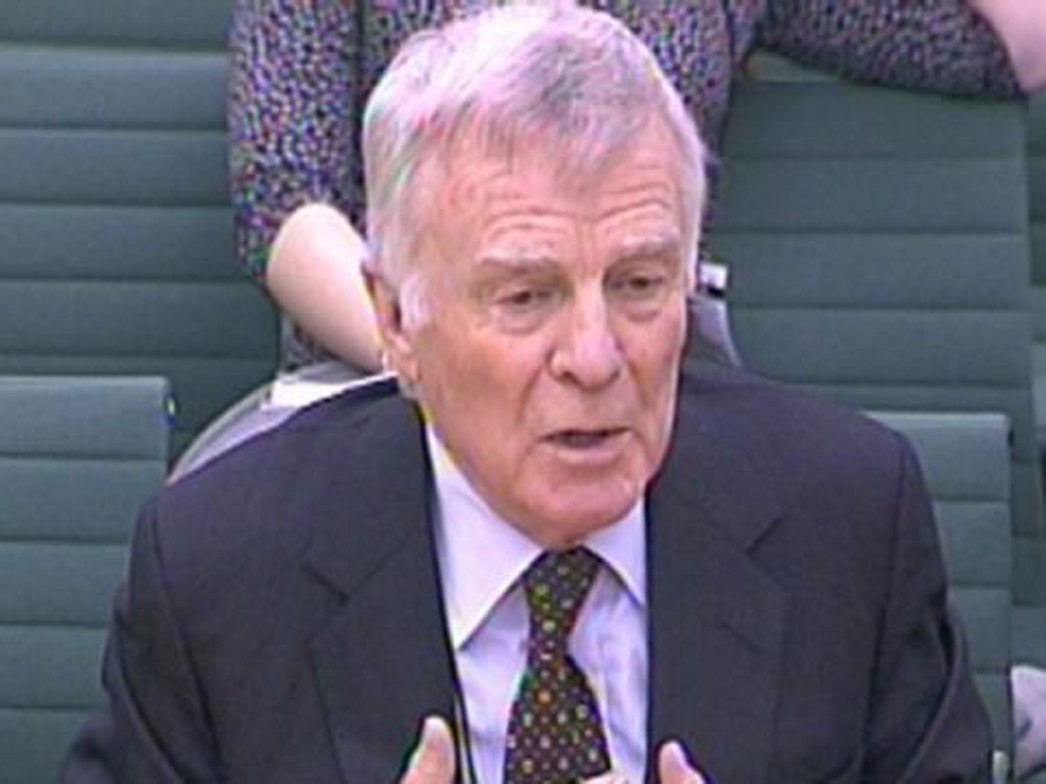 Max Mosley explained why he gave financial help to victims of hacking to sue papers`