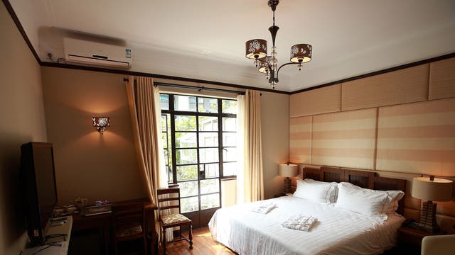Quintet quarter: A bedroom at the B&B