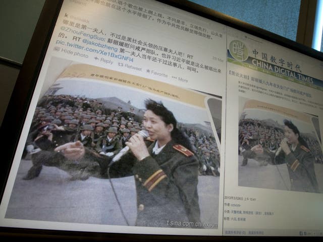 Peng Liyuan singing to martial law troops in 1989 after the Tiananman Square massacre