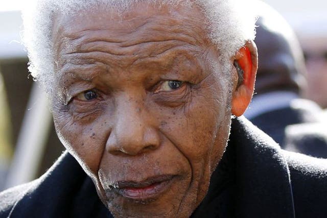 Nelson Mandela 'responding to treatment' after returning to hospital with lung infection