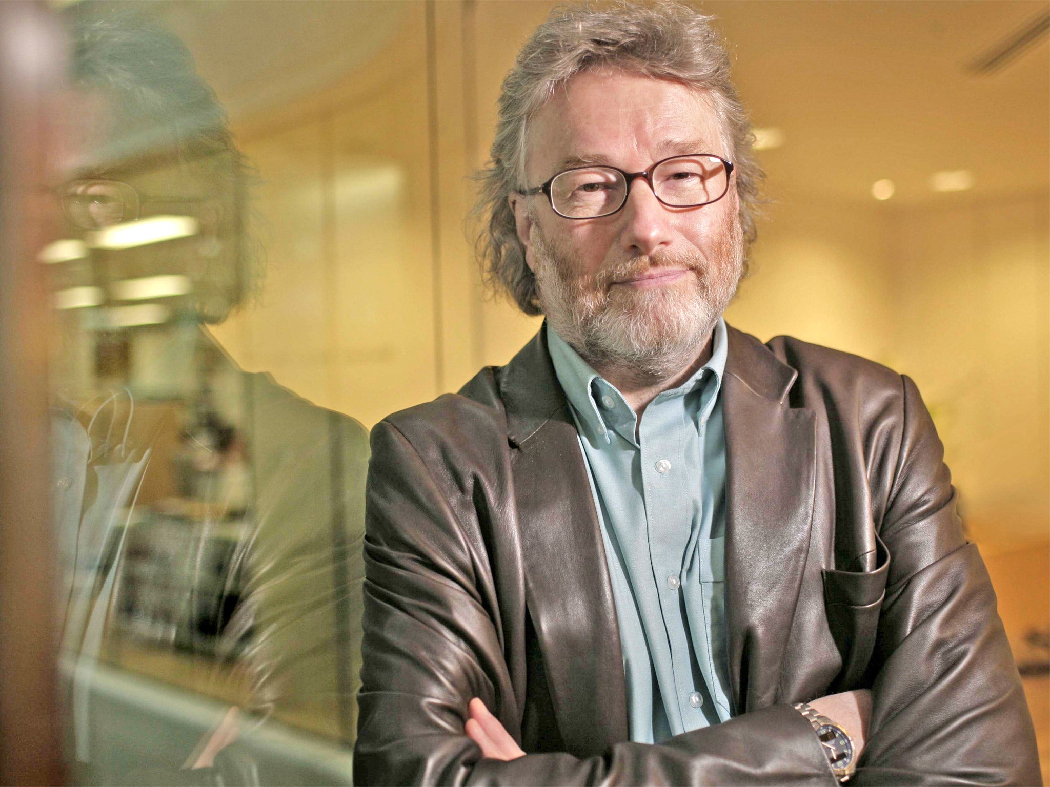 Novelist Iain Banks thanks fans for messages since he announced he has  cancer, The Independent