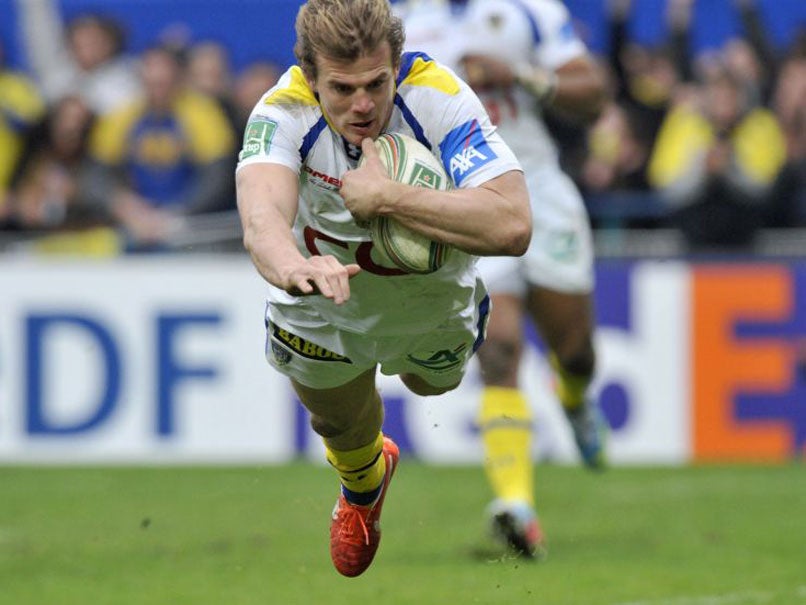 Turning point: Aurélien Rougerie dives over to give Clermont the lead
