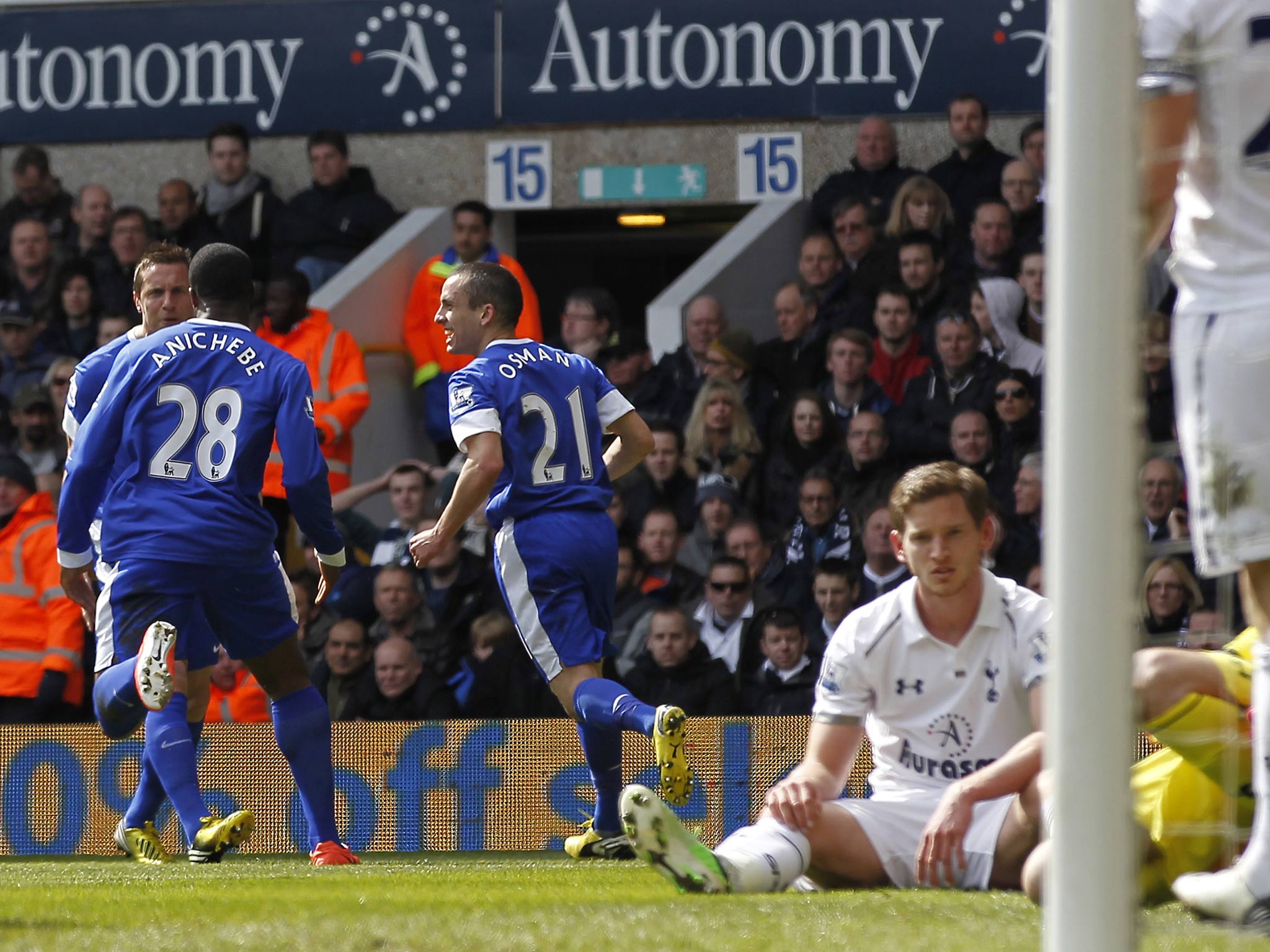 Phil Jagielka of Everton celebrates after scoring against Tottenham