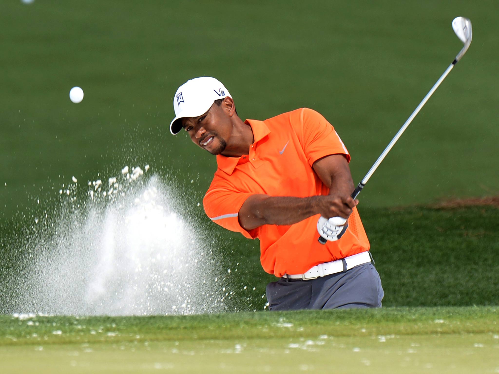 Tiger Woods practices at Augusta