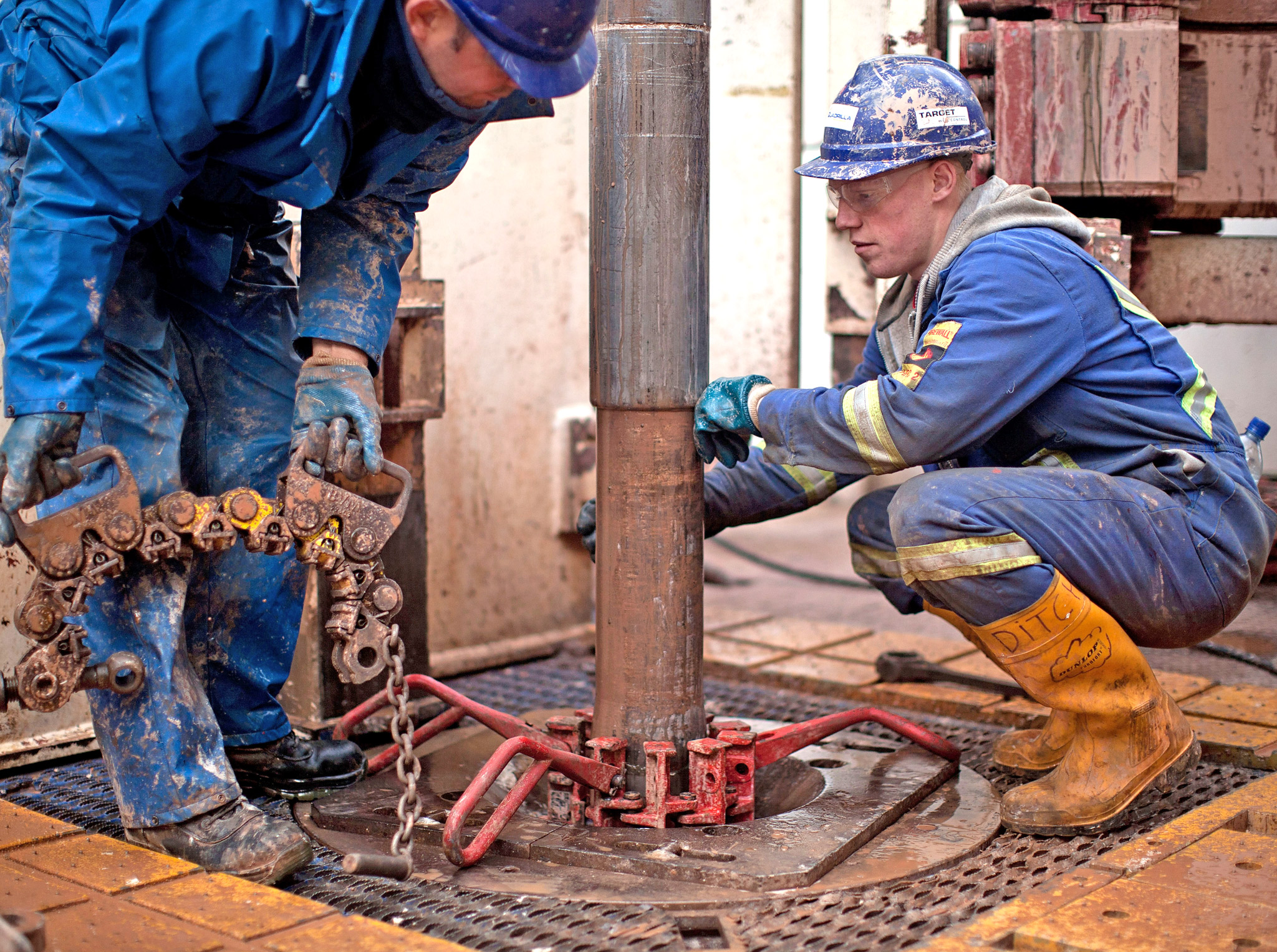 The controversial method of extracting gas by pumping high pressure water and chemicals into shale formations deep underground has been blamed for causing earthquakes