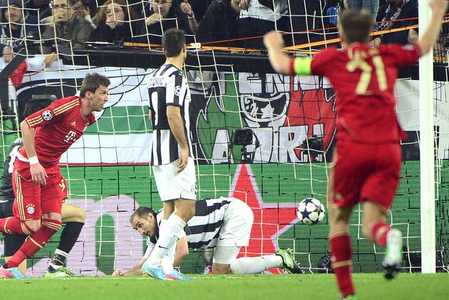 Mario Mandzukic puts the tie beyond Juventus 