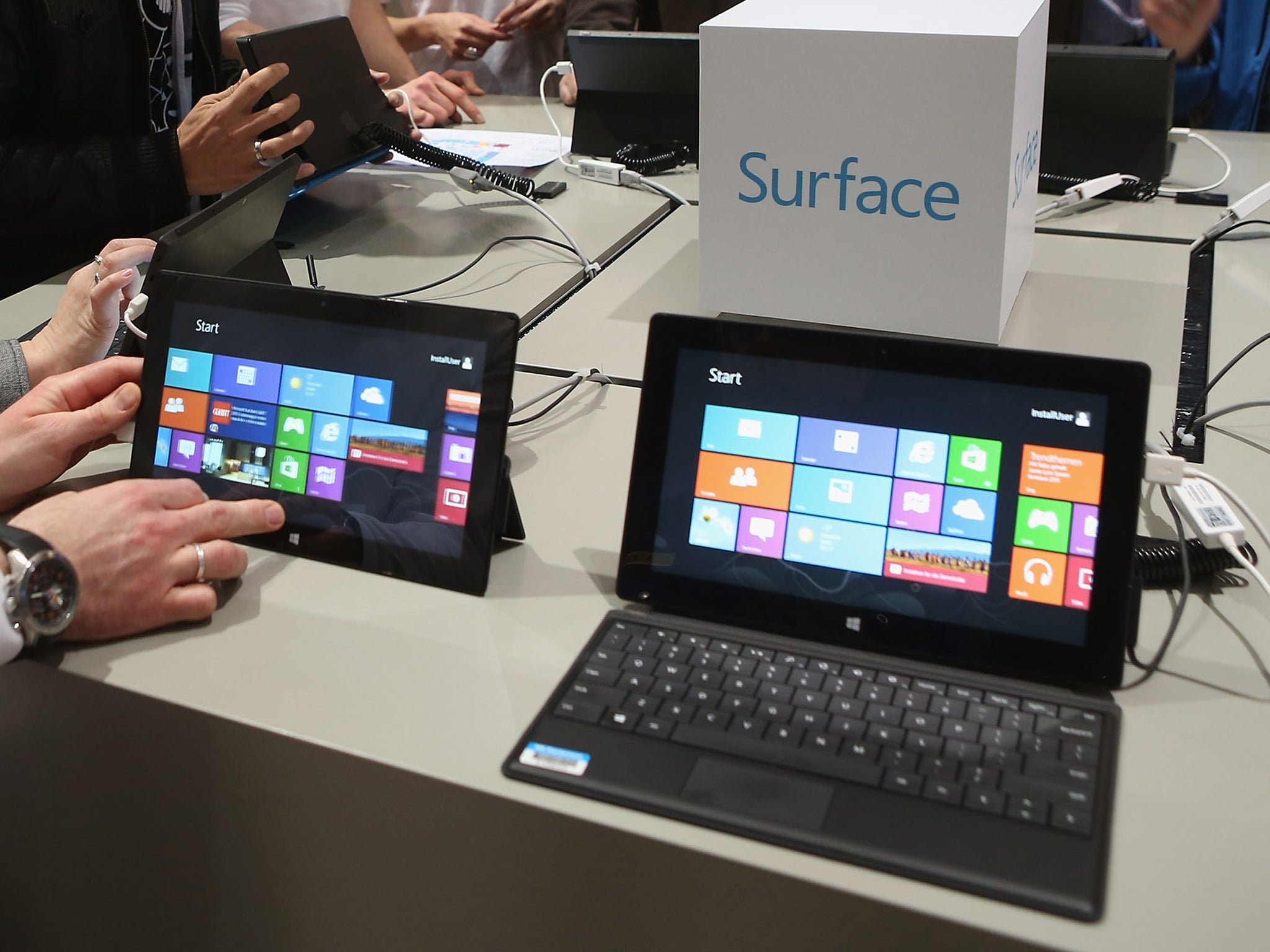 IDC said Microsoft's Windows 8 operating system exacerbated the slowdown by confusing consumers with features that compromise the traditional PC experience