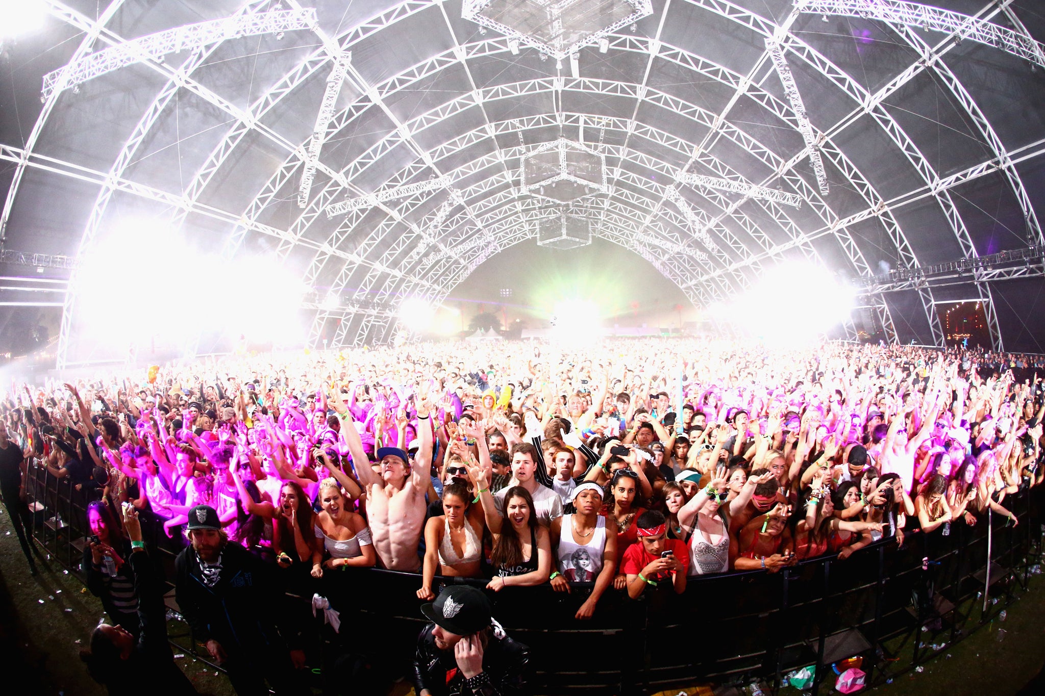 Coachella's 2013 crowd soak up the atmosphere