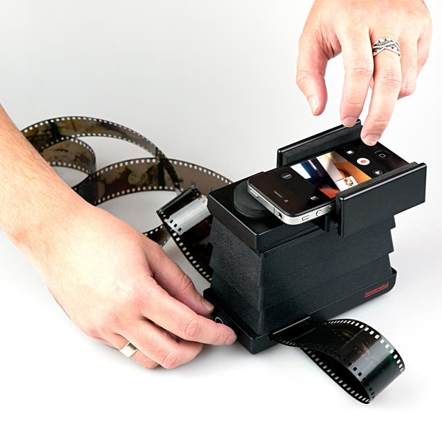 Lomography smartphone film scanner