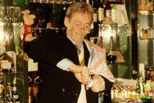 Peter O'Toole tending the bar