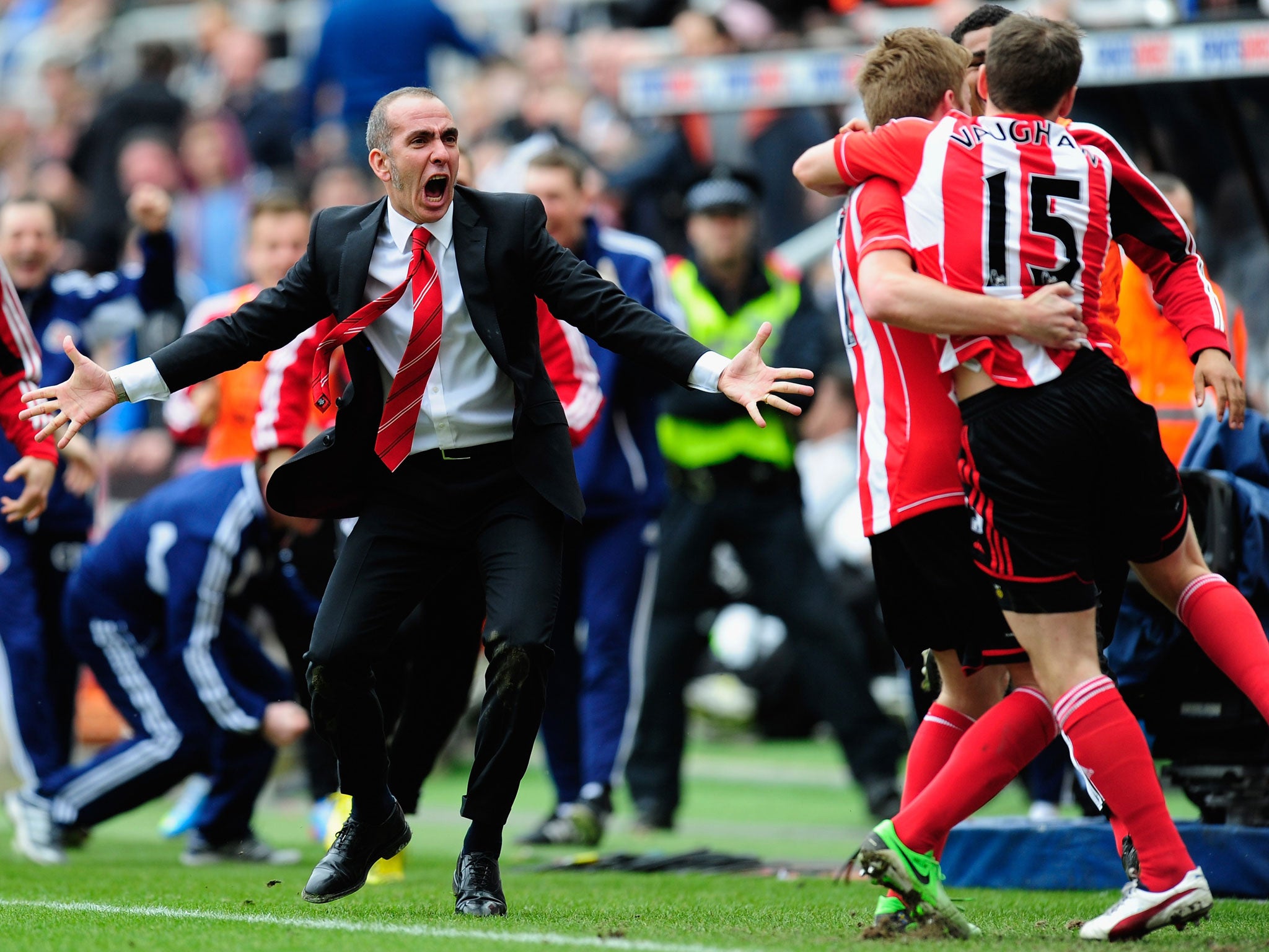 Paolo Di Canio celebrates Sunderland’s third goal against Newcastle