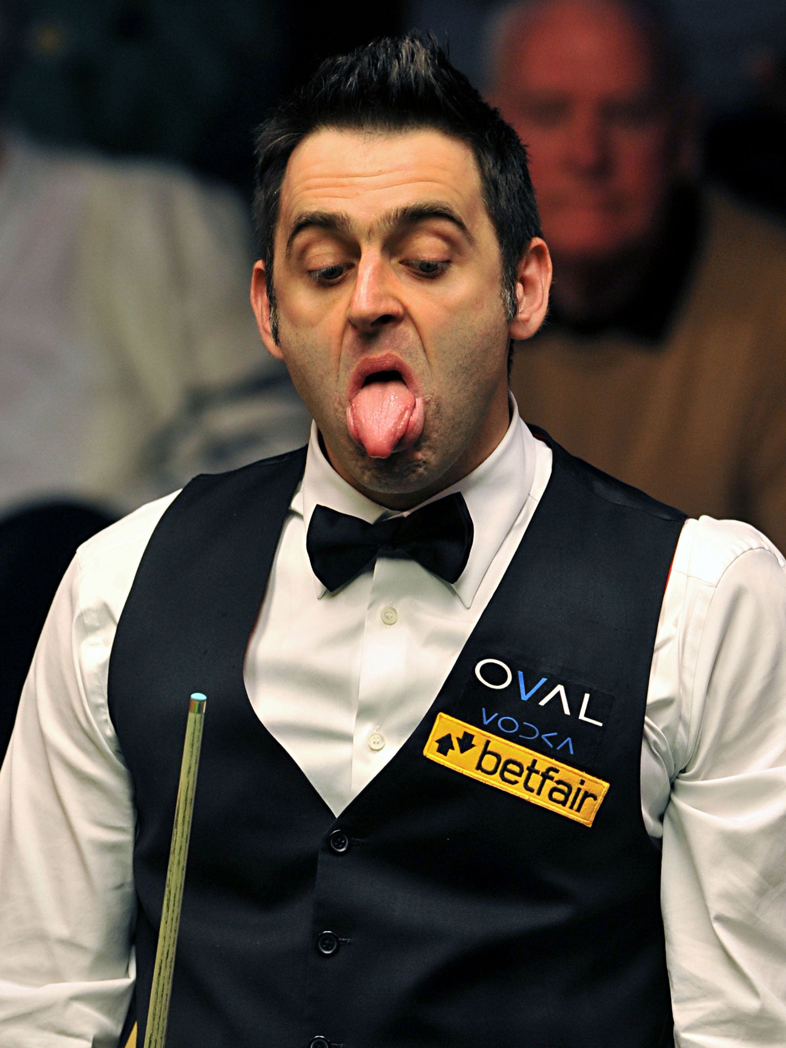 Snooker loopy: Ronnie O’Sullivan pulls some animated faces during his match against Marcus Campbell yesterday