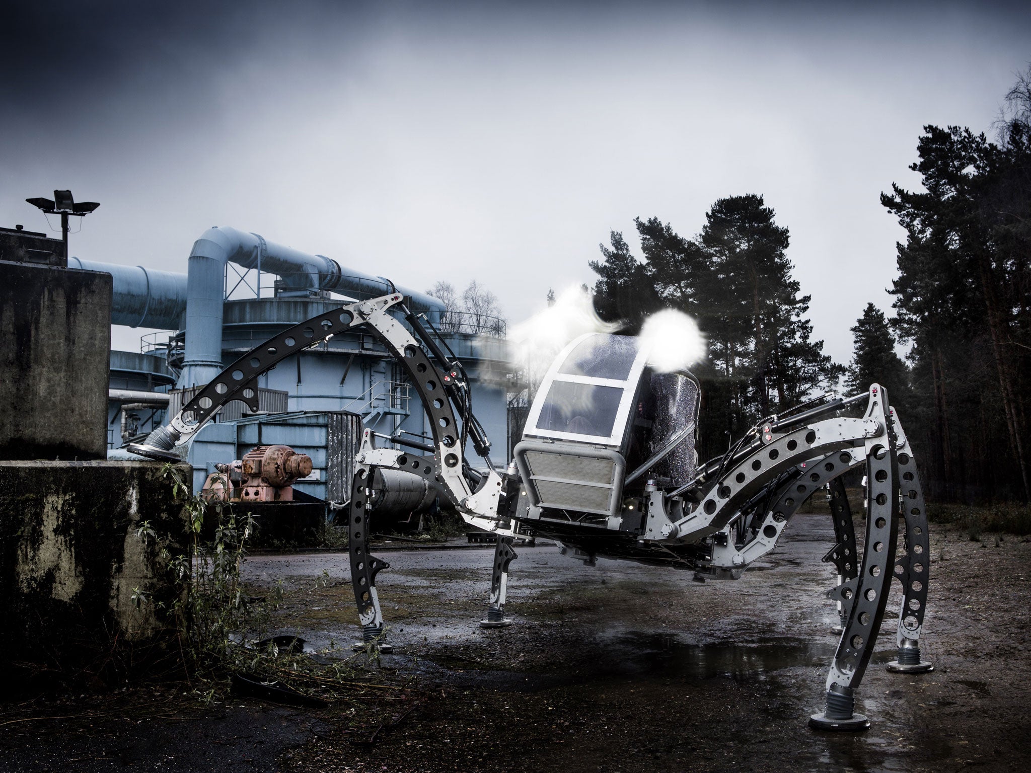 The 1800kg Mantis looks eerie in a dystopian setting