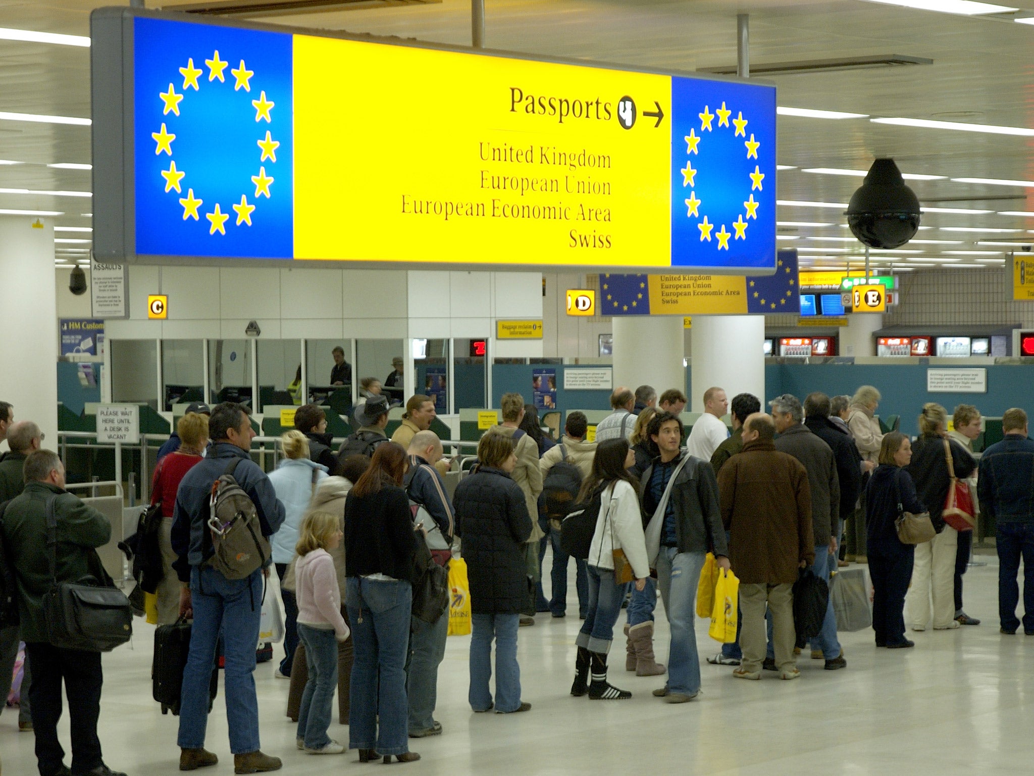 UK immigration queue for members of the EU