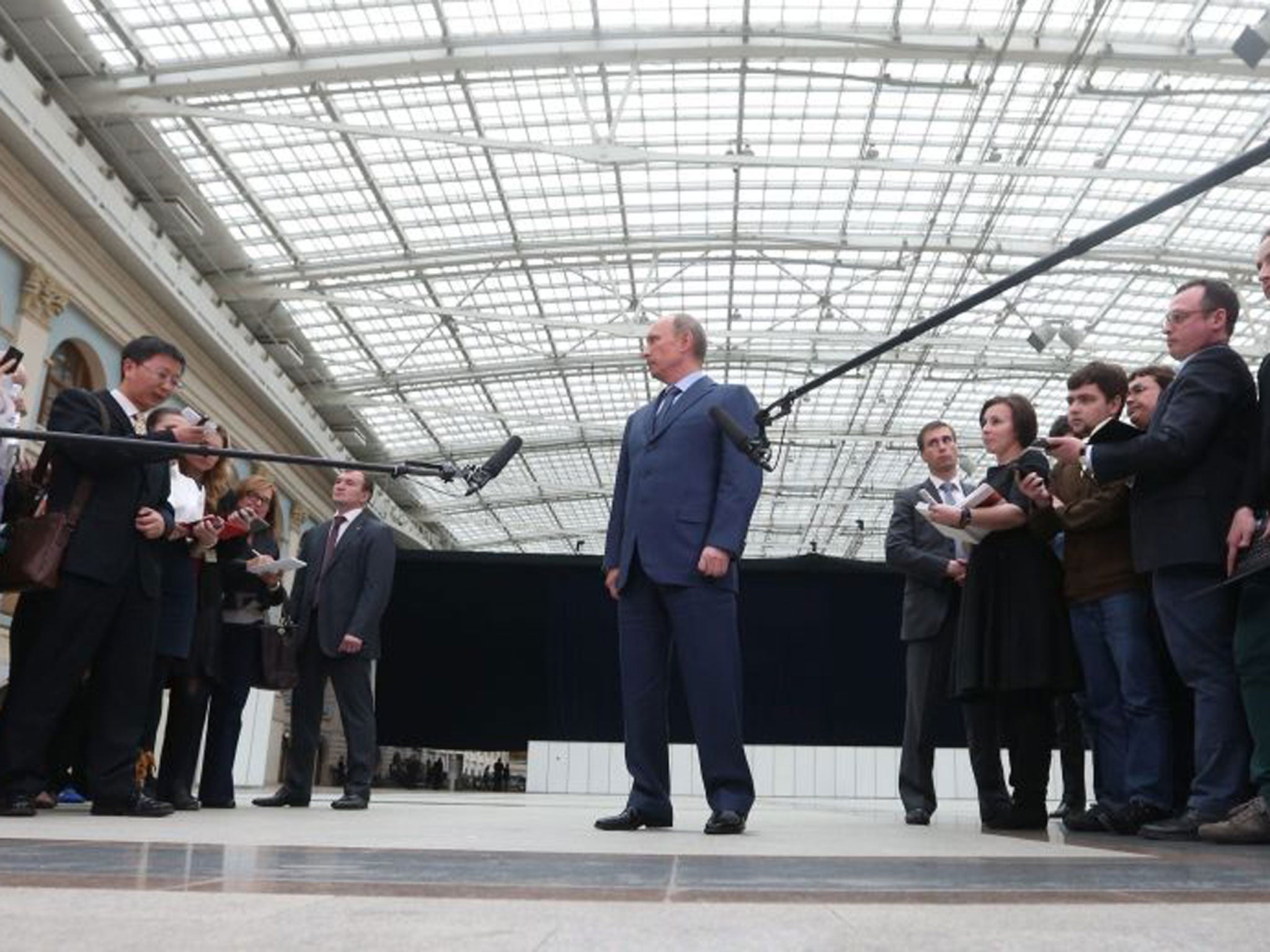 Russsian President Vladimir Putin speaks to the press after the annual call-in show on Russian television April